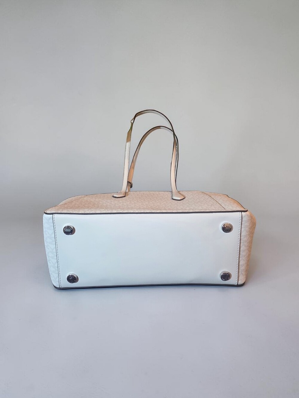 Nwt Michael Kors White Signature Tote with Wristlet Accent - Picture 5 of 10